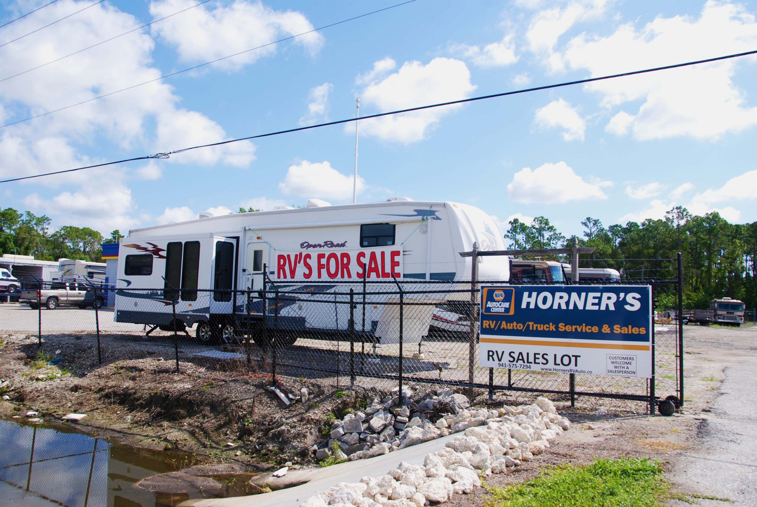 rv sale sign – Horner's RV and Auto