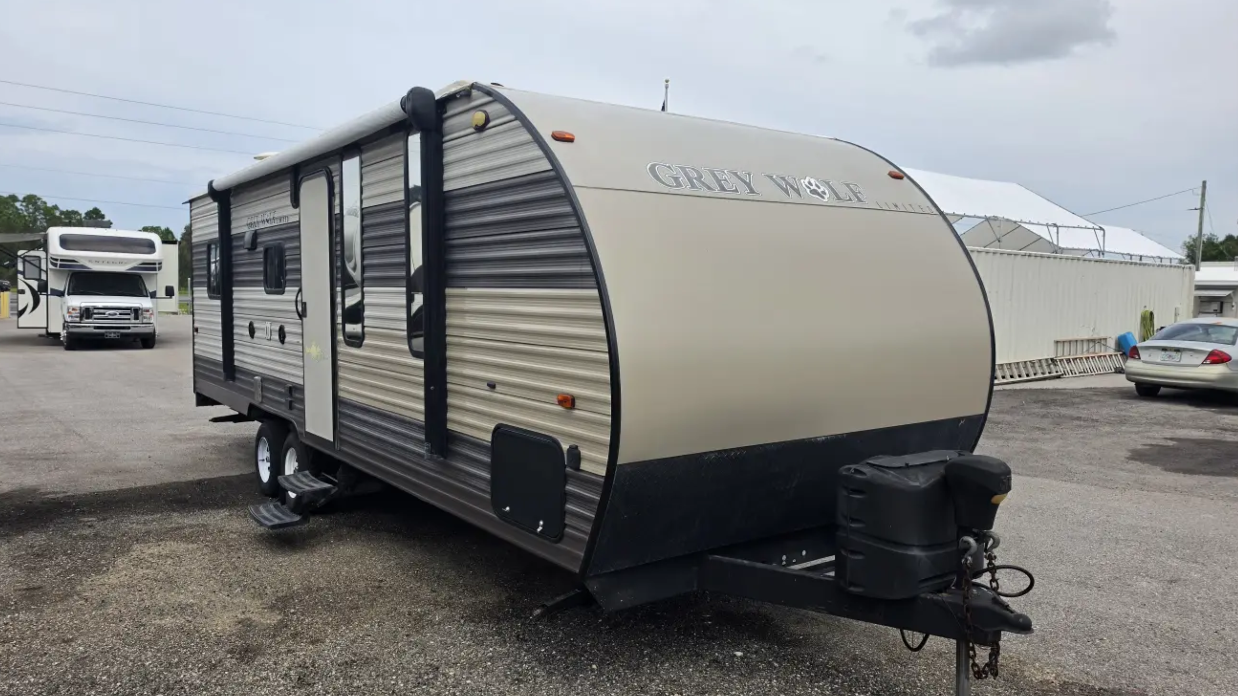 2018 Forest River CHEROKEE GREY WOLF 22RR - Image 3