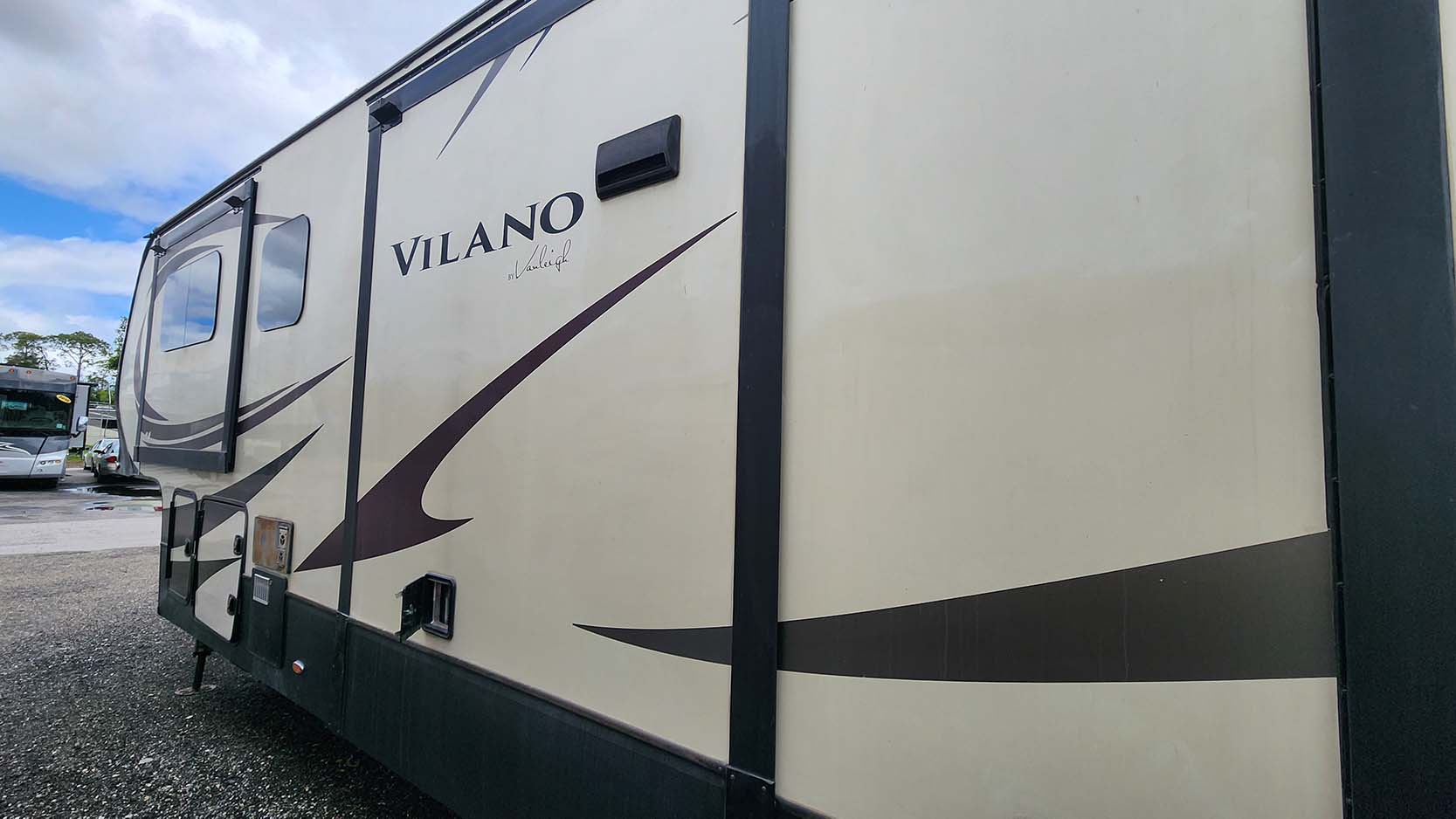 2017 Vanleigh VILANO 375 FL - Image 7