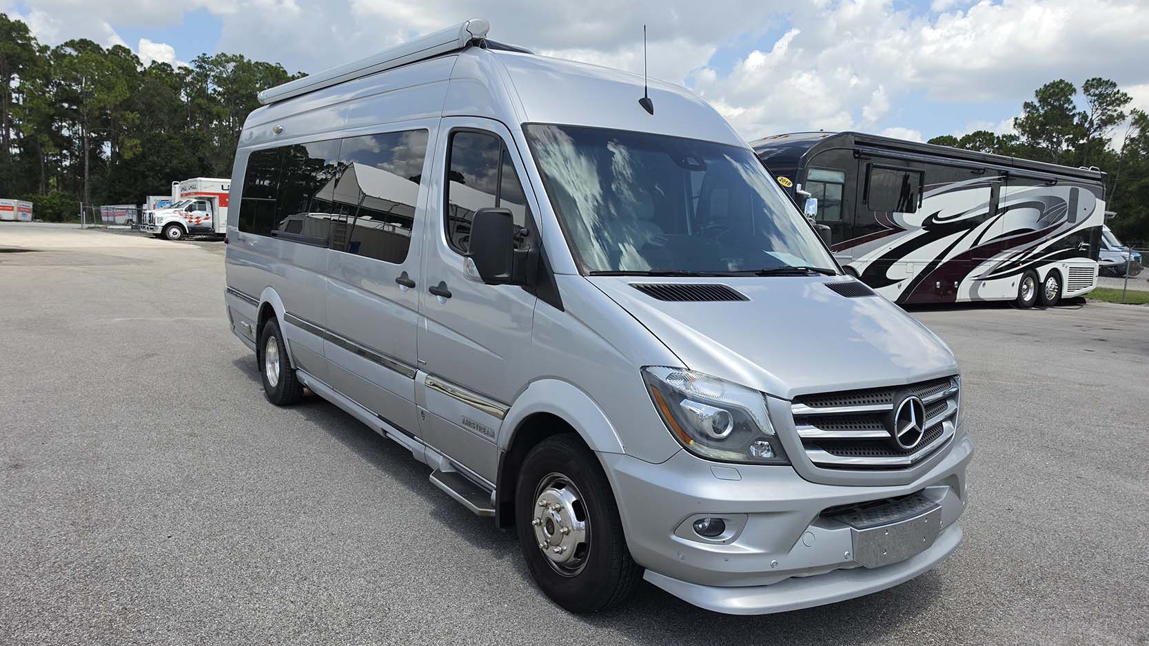 2016 Airstream INTERSTATE 24 GRAND TOUR EXT - Image 3