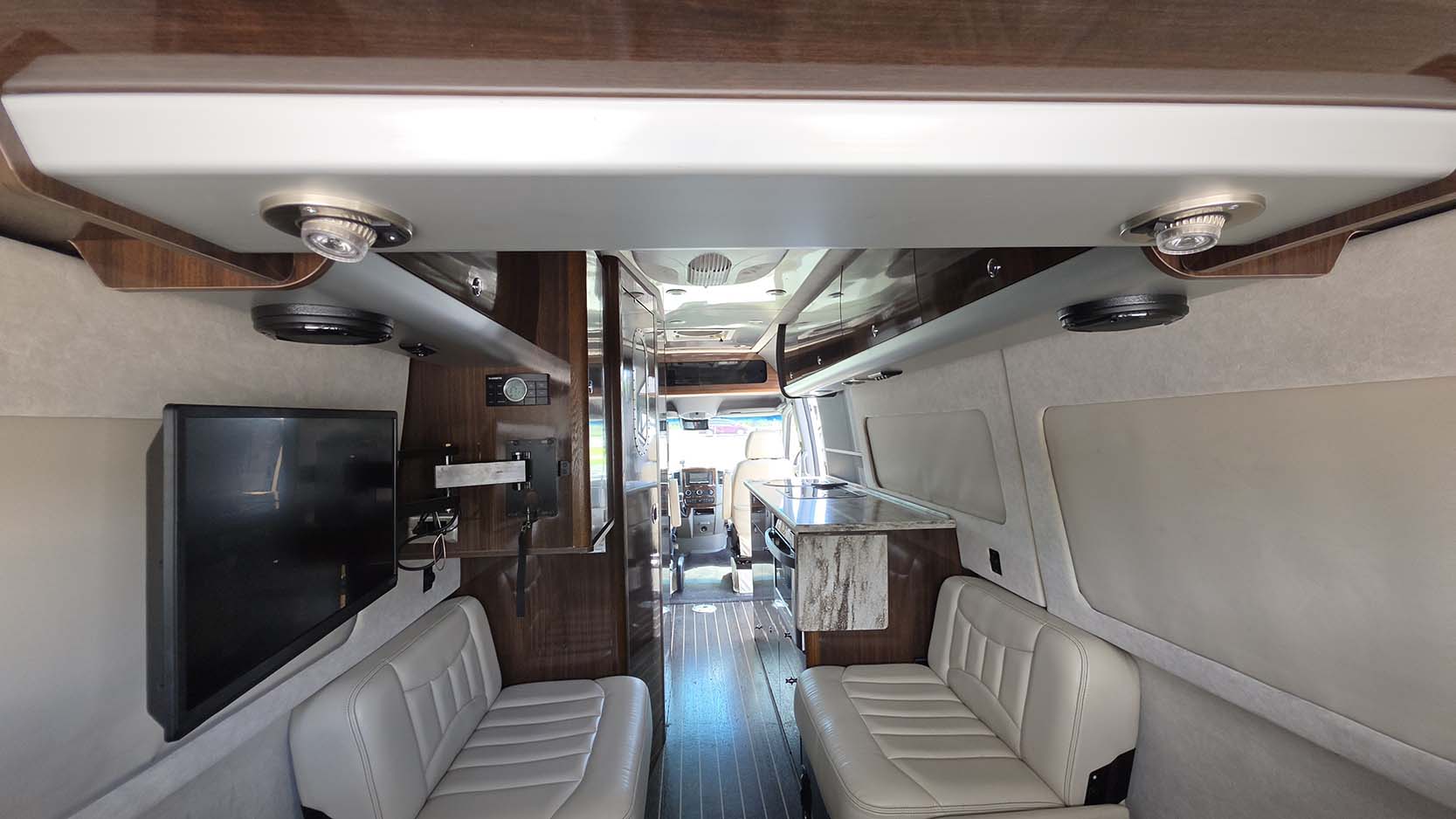 2016 Airstream INTERSTATE 24 GRAND TOUR EXT - Image 15