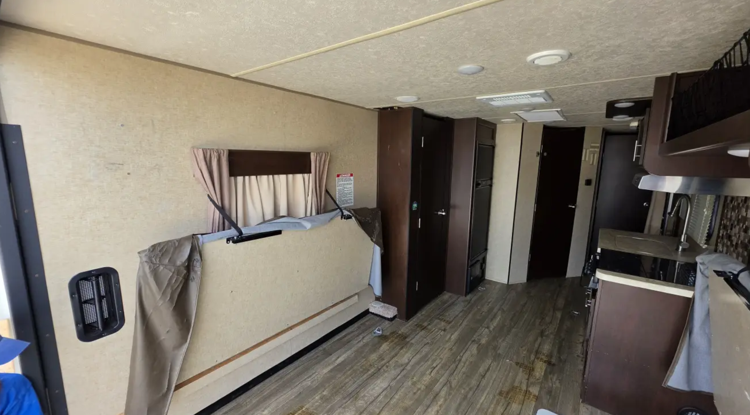 2018 Forest River CHEROKEE GREY WOLF 22RR - Image 7