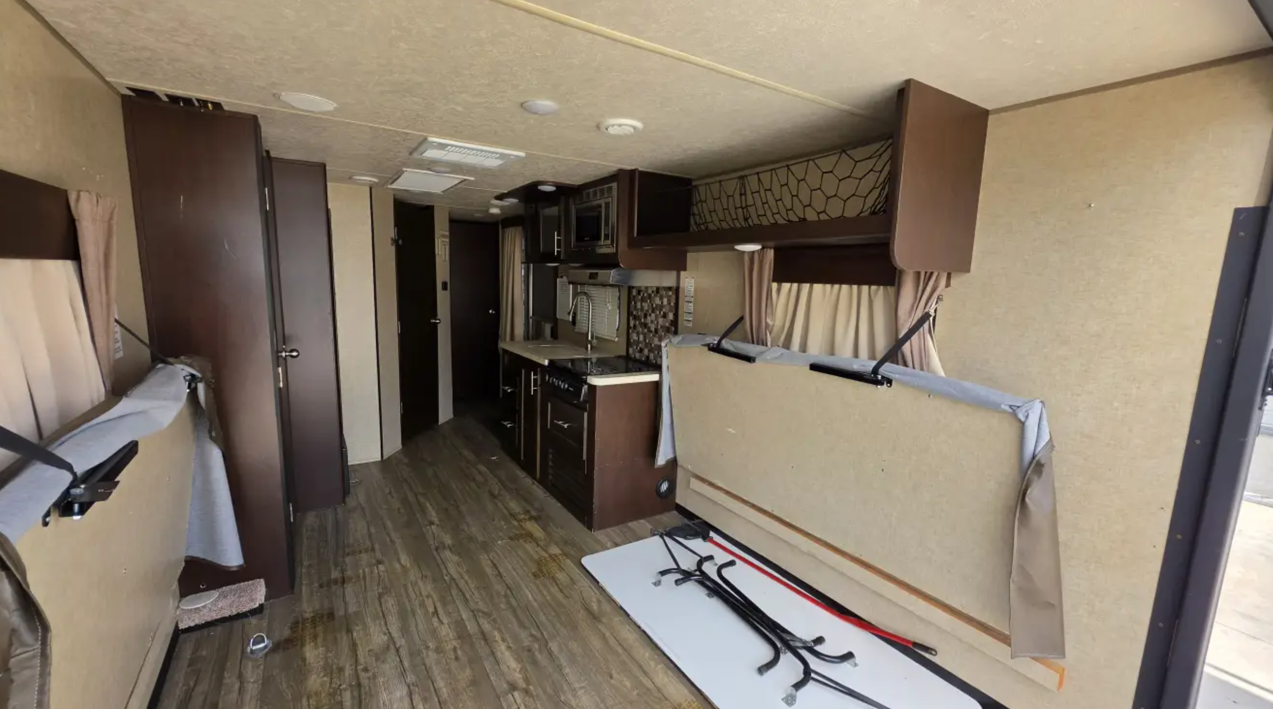 2018 Forest River CHEROKEE GREY WOLF 22RR - Image 8