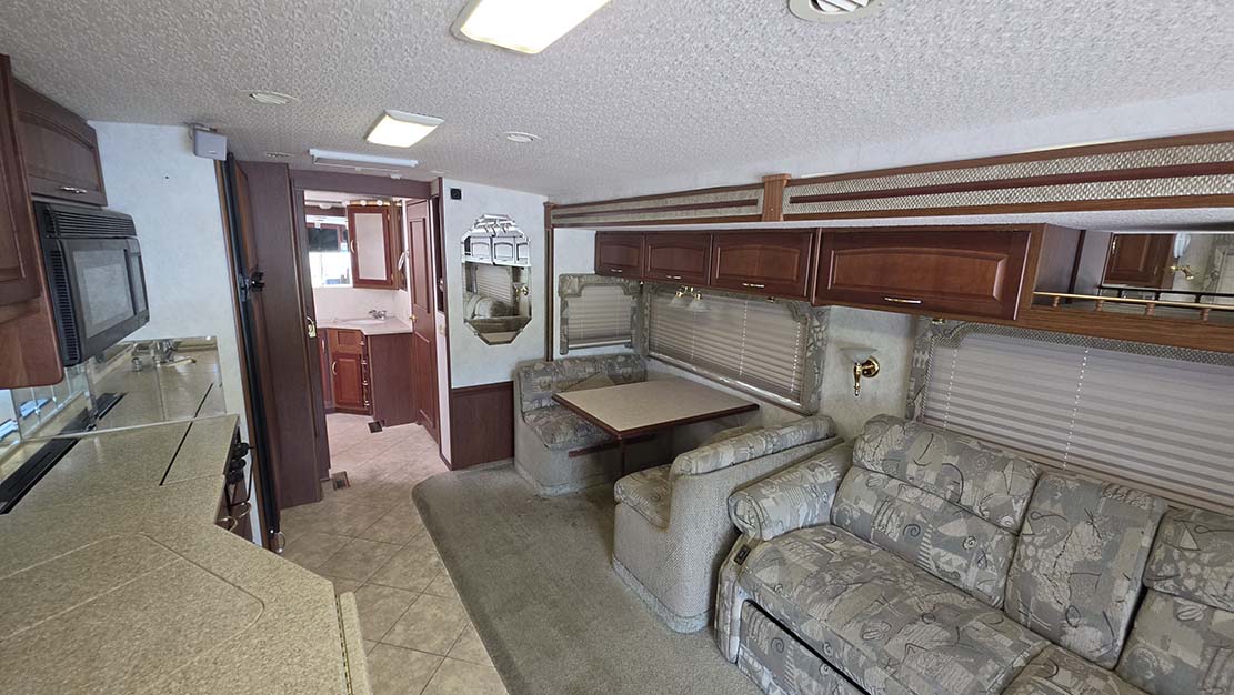 2004 ITASCA MERIDIAN 36G - Image 2