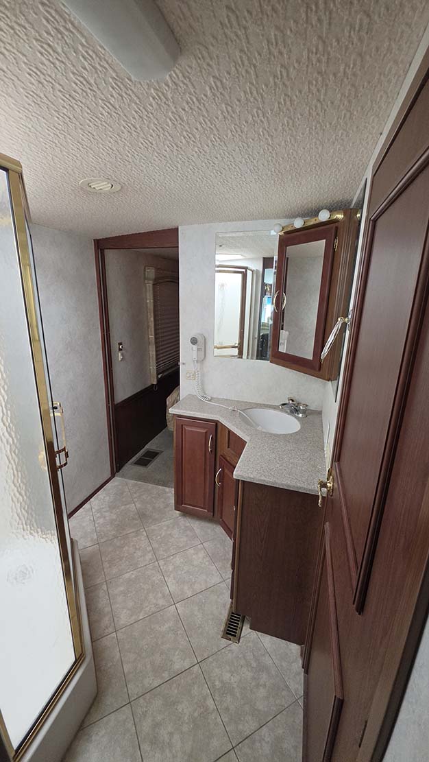 2004 ITASCA MERIDIAN 36G - Image 23