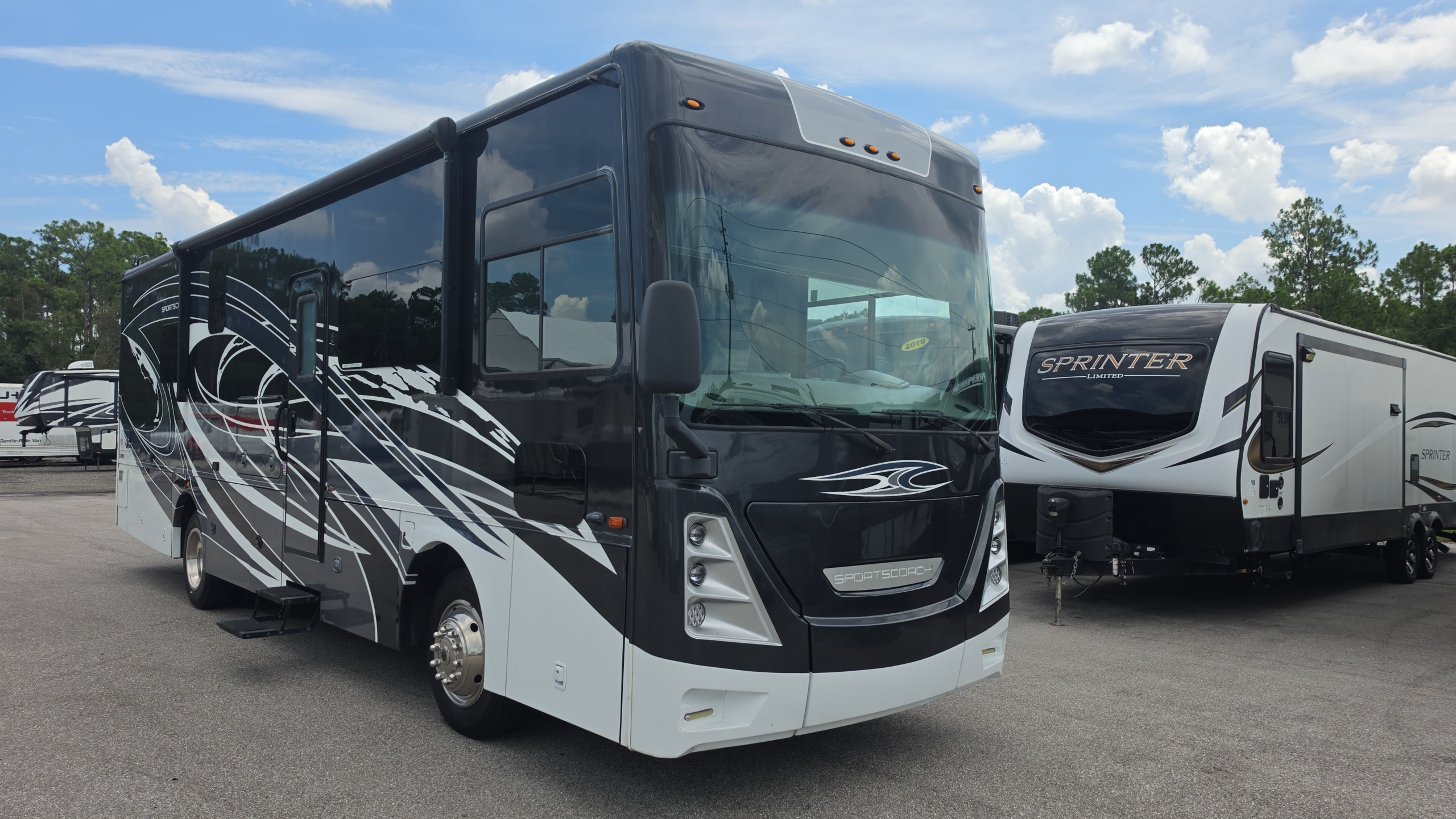 2021 Coachmen Sportscoach 339DS - Image 20