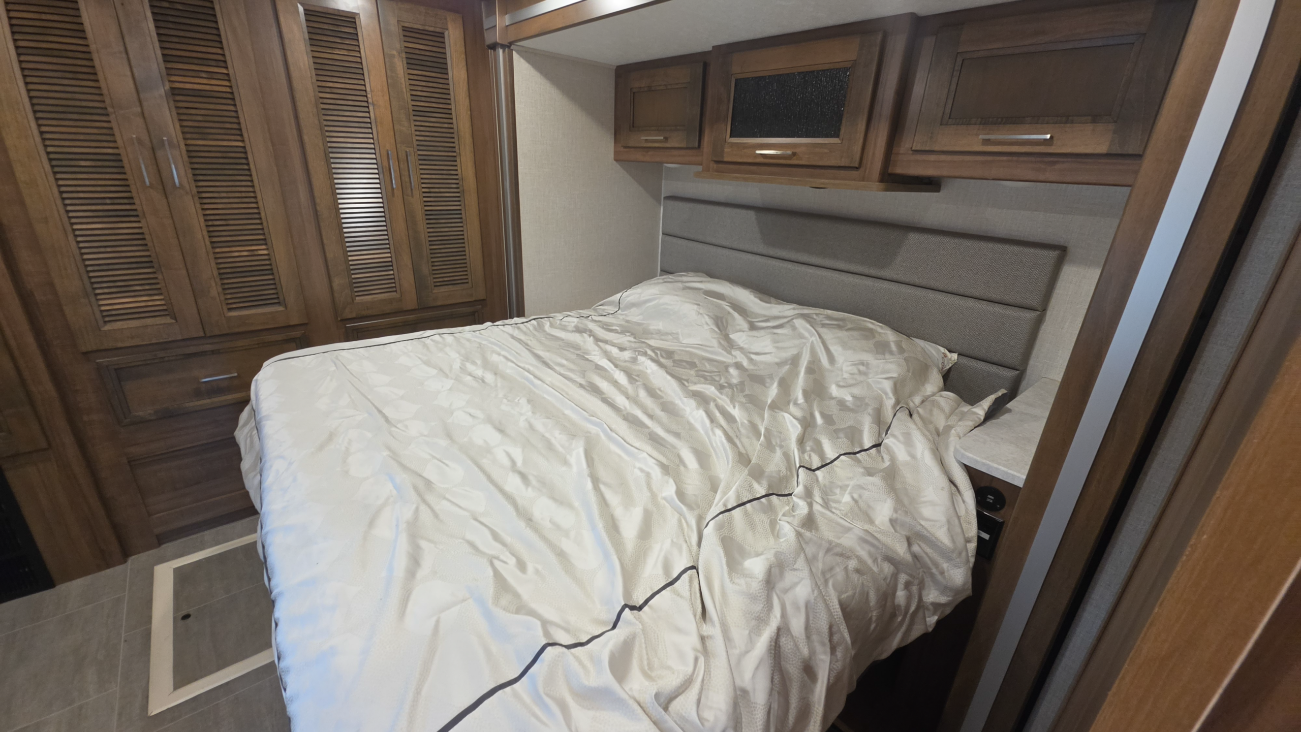 2021 Coachmen Sportscoach 339DS - Image 13